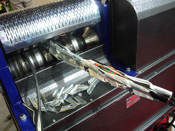 MLK 201 KABLO SOYMA MAKİNESİ2